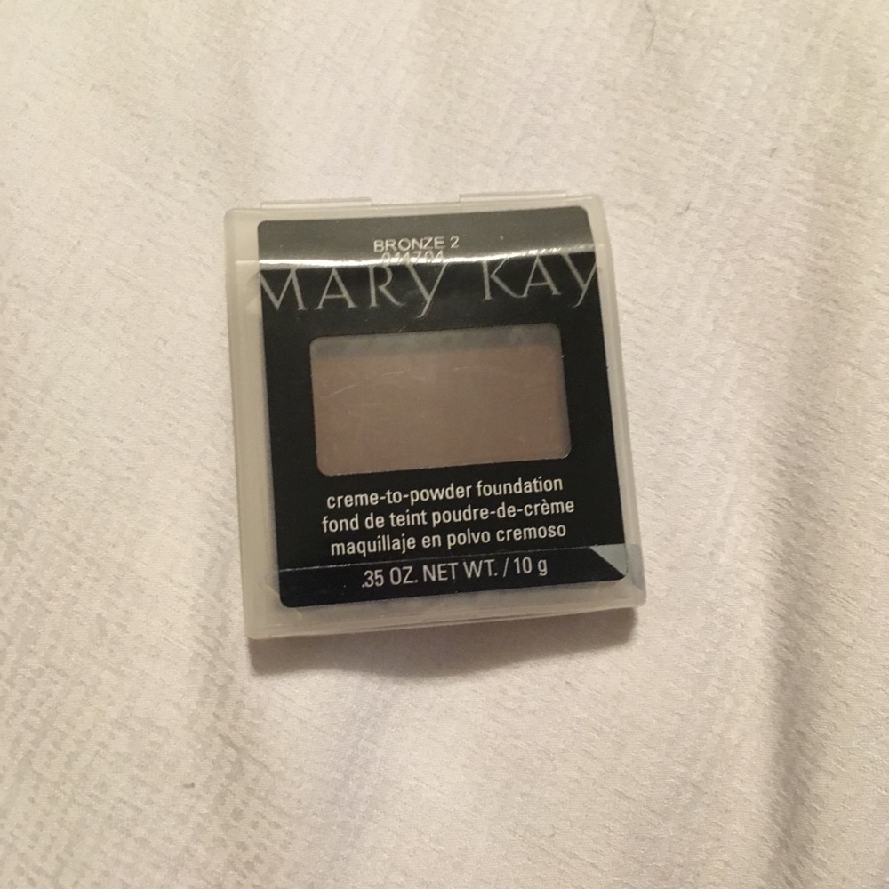 Cream to Powder Foundation: Bronze 2